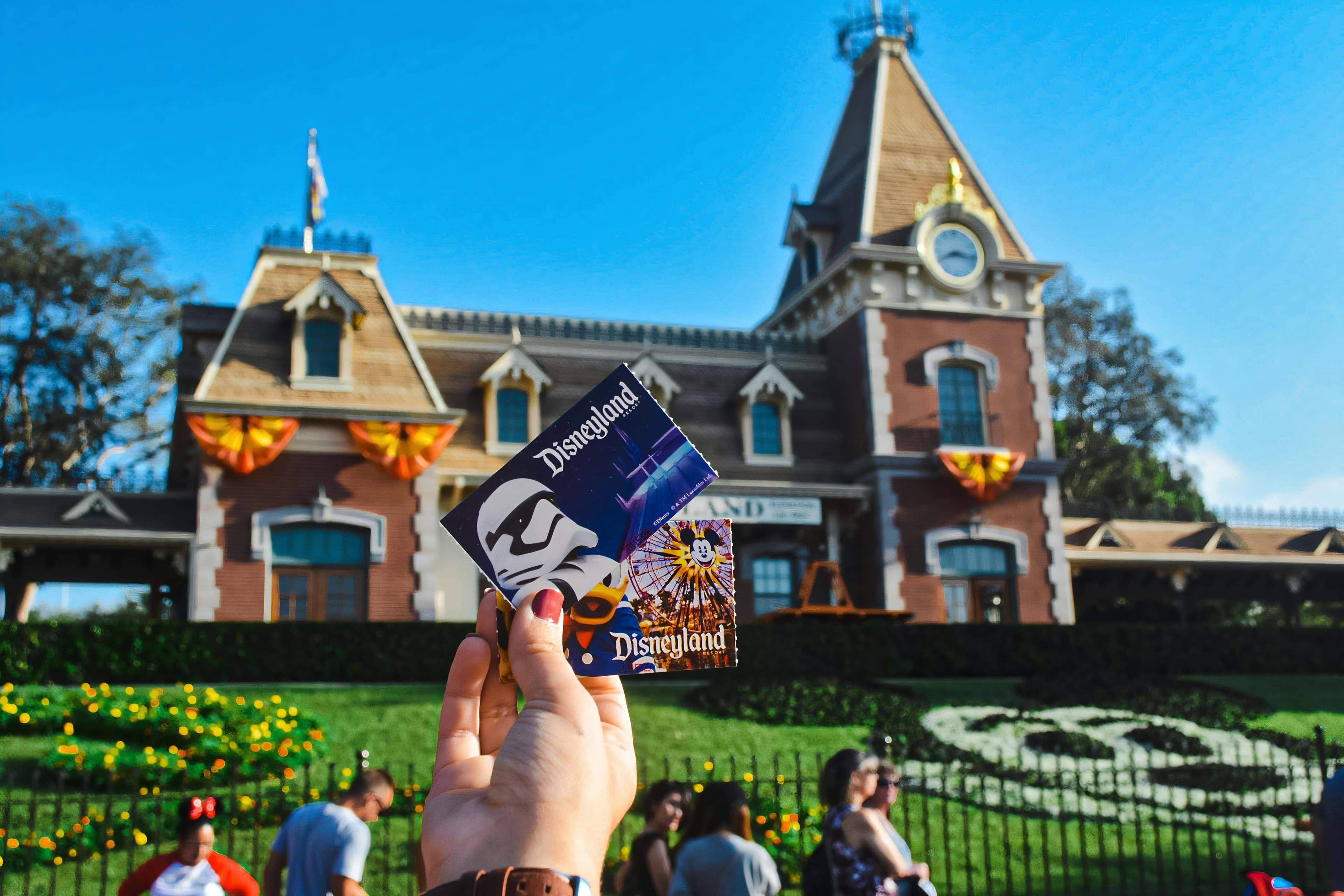 Cheapest Time to Visit Disneyland in 2026 — The Complete Money-Saving Guide