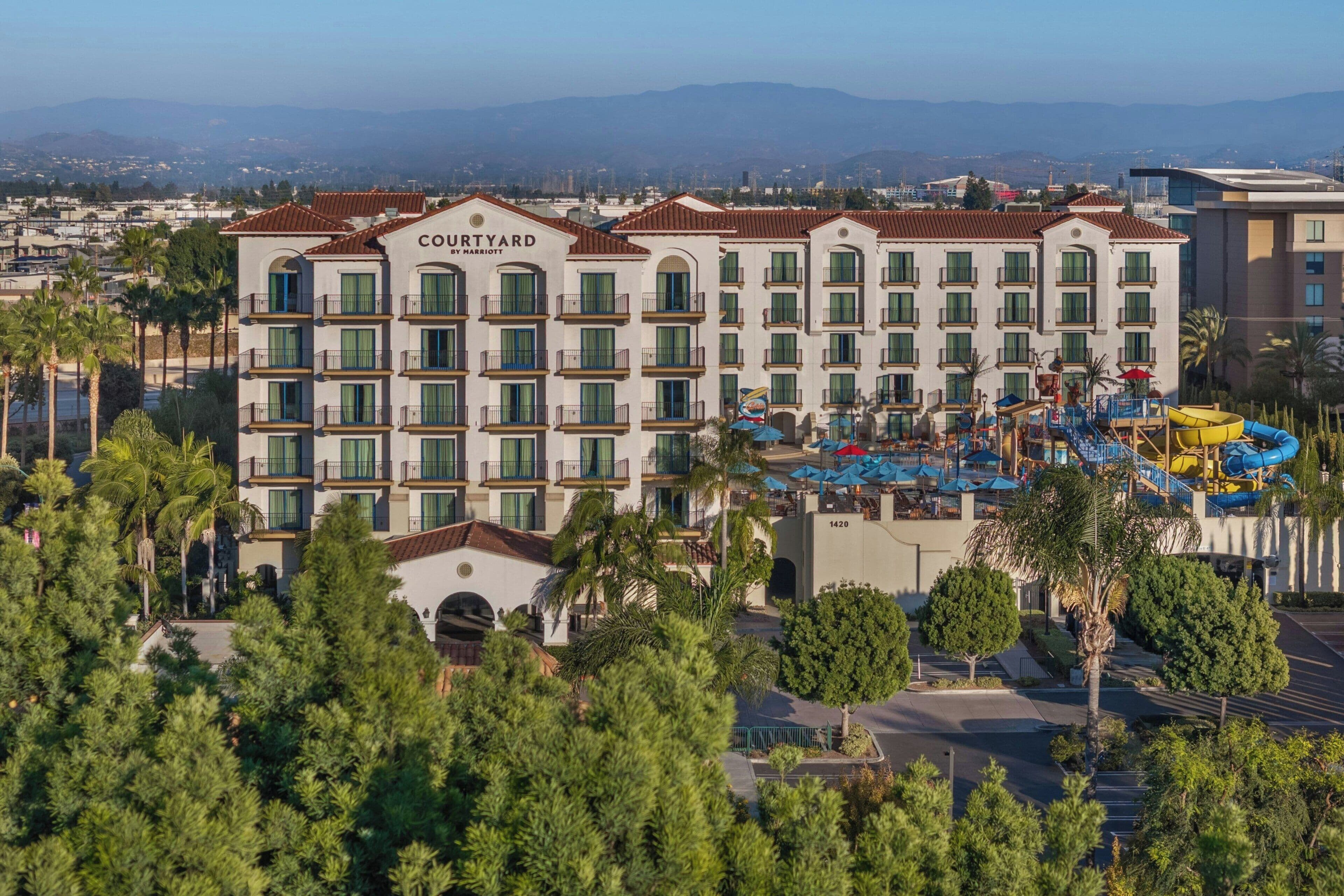 Courtyard by Marriott Anaheim Theme Park Entrance